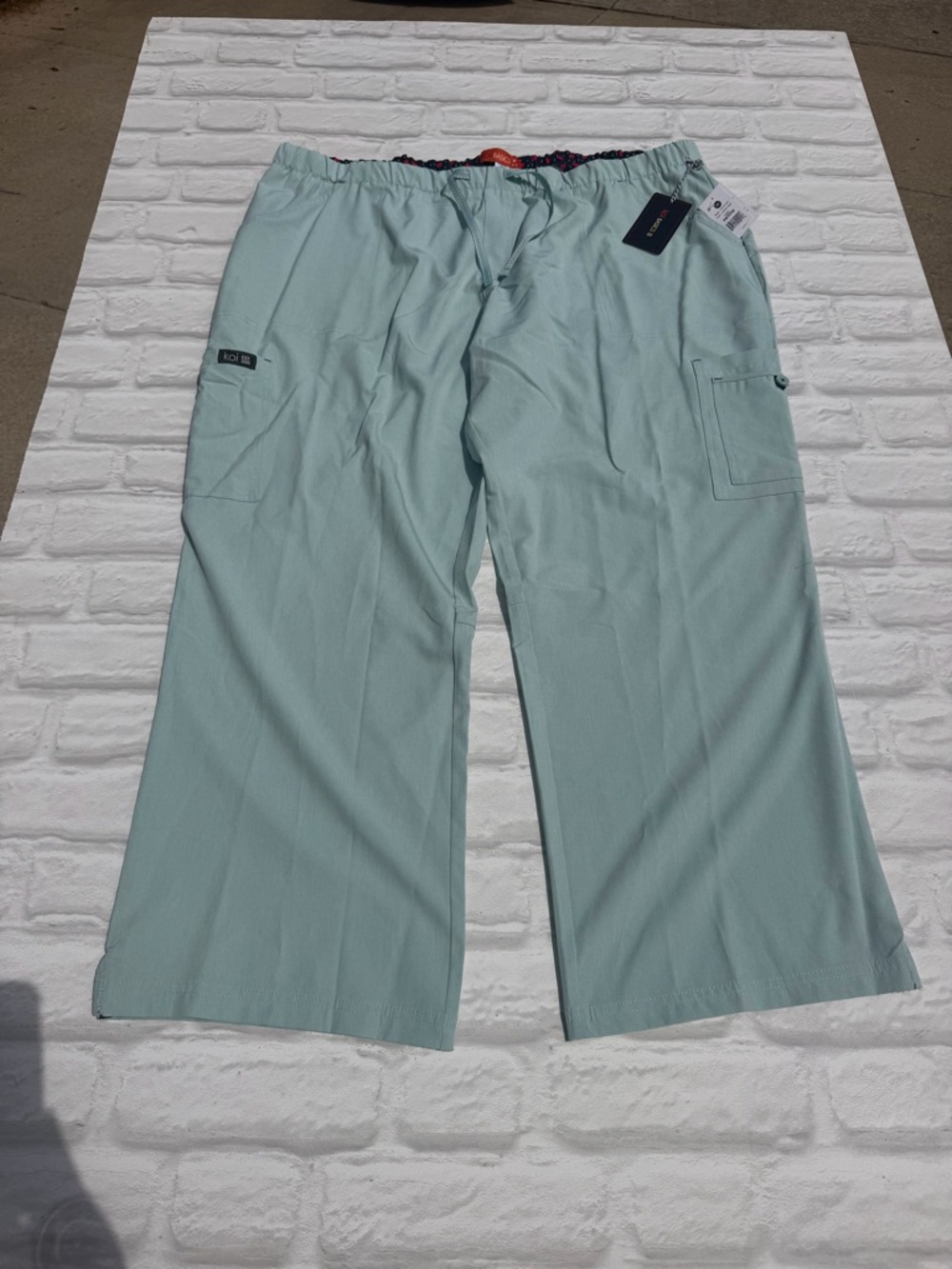 Koi Basics Women’s 3X Petit Heather Sage 8 Pocket Cargo Scrubs